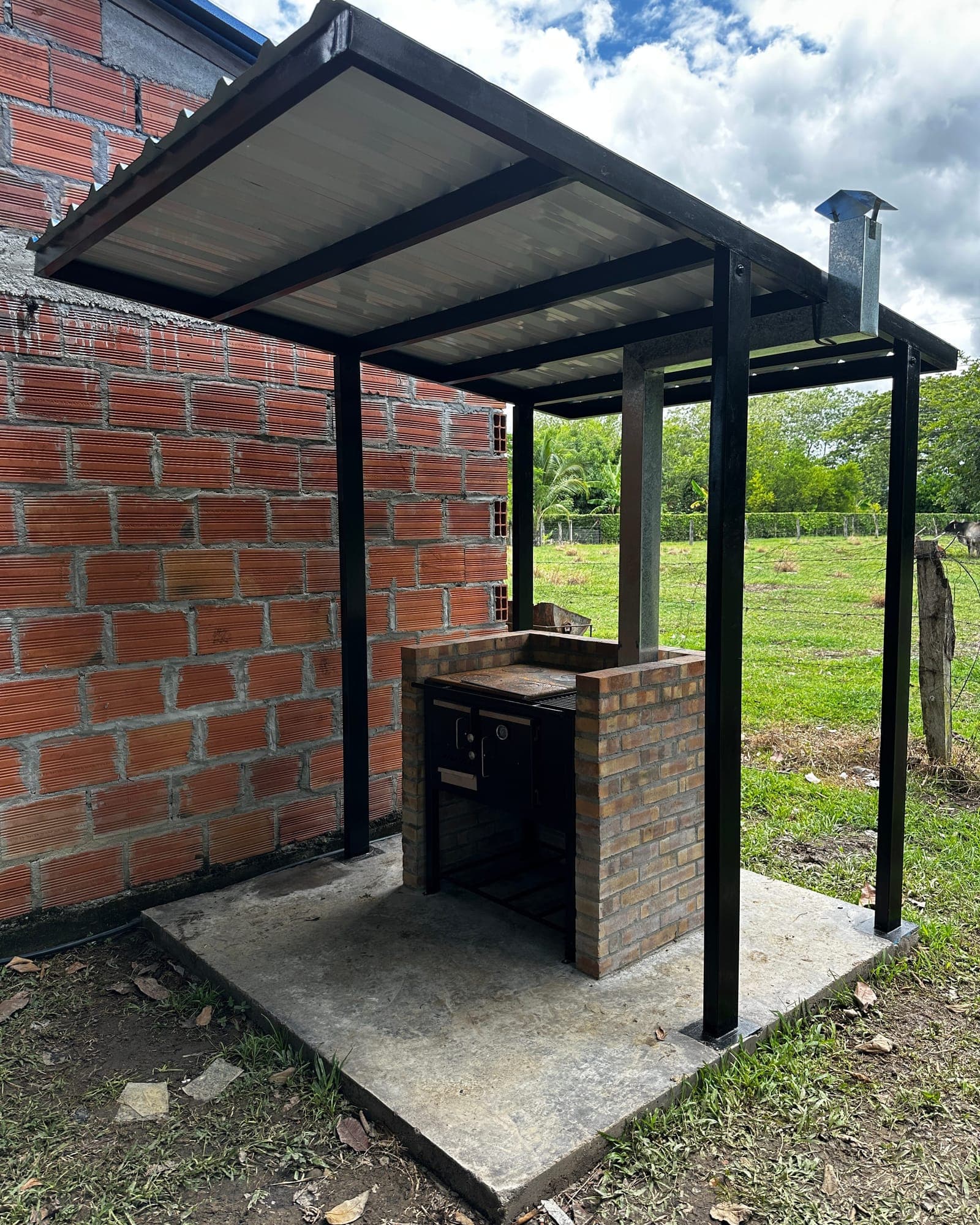 Foto 2 de Estructuras metálicas en campo