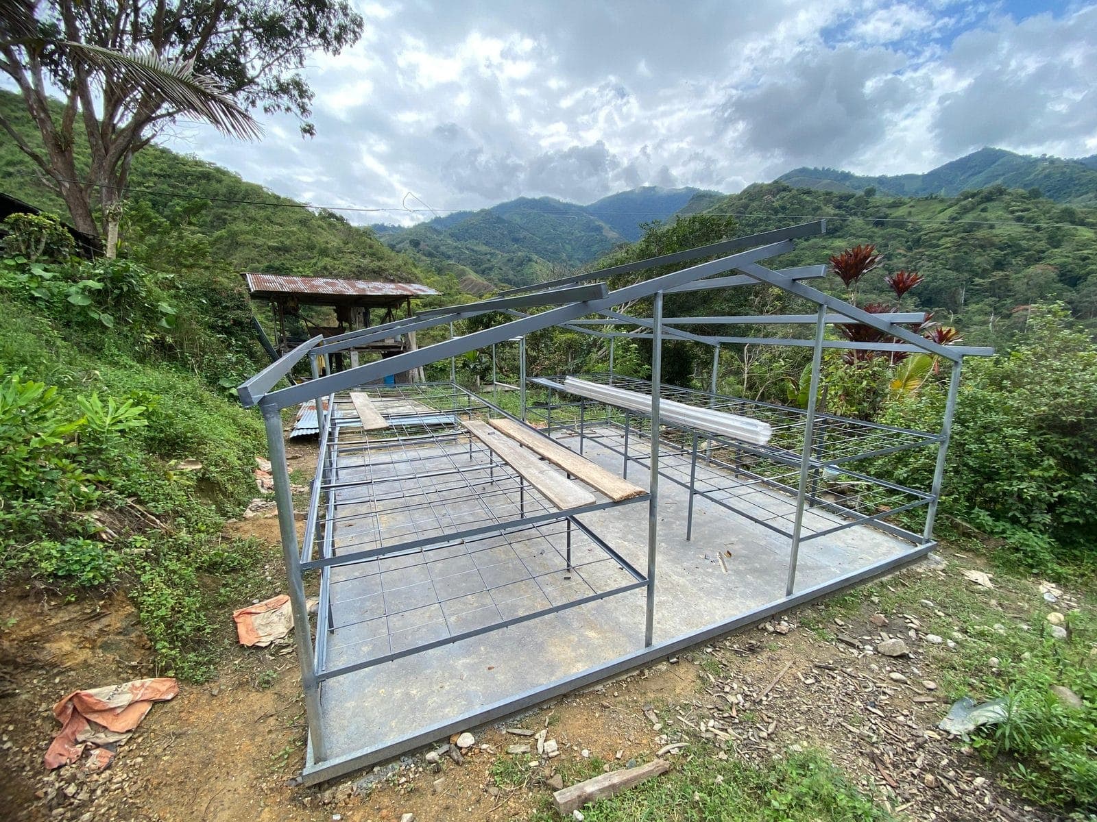 Estructura metálica de la marquesina